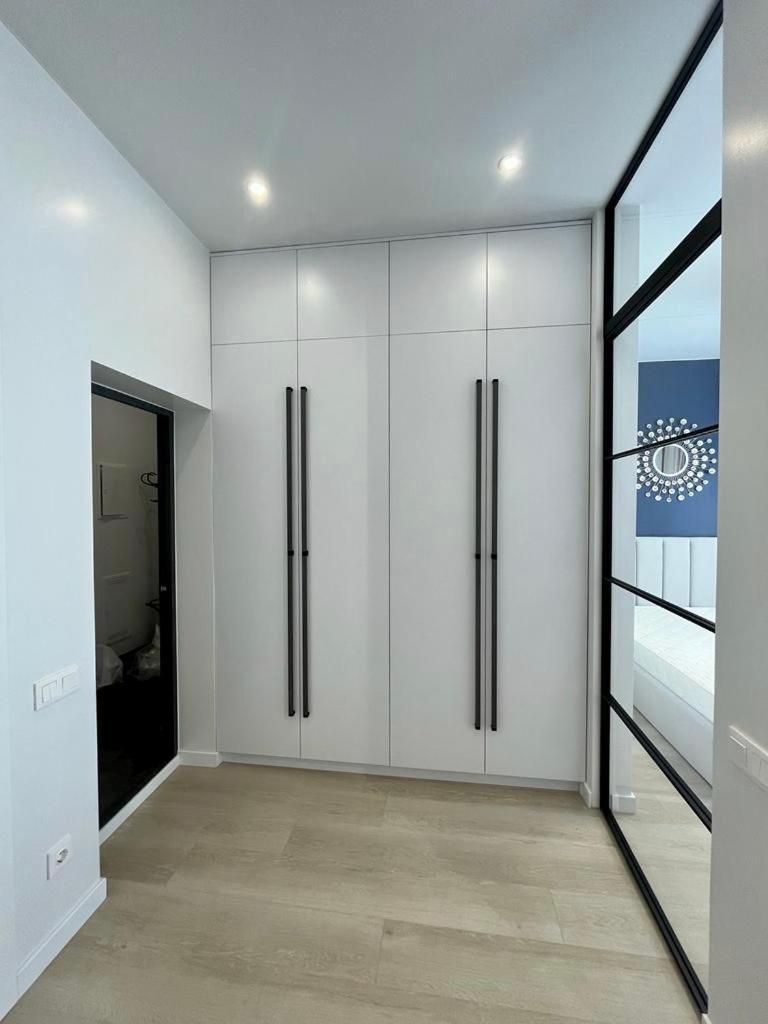 Modern Apartment In The Old Town Kyjev Exteriér fotografie