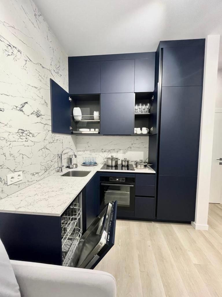 Modern Apartment In The Old Town Kyjev Exteriér fotografie